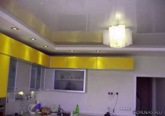 Натяжные потолки в кухне фото дизайн – с газовой плитой, отзывы, недостатки и проблемы, дизайн, плюсы и минусы в гостиной, совмещенной с кухней, видео