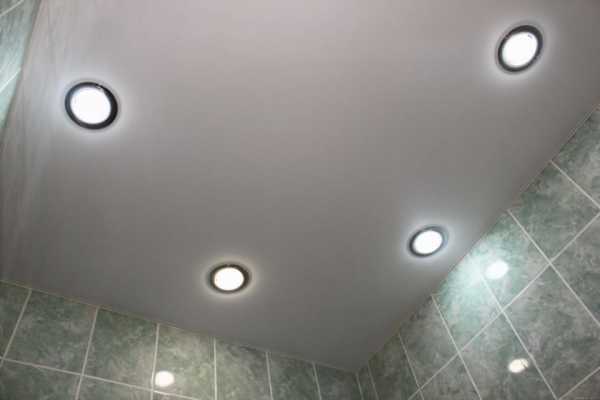 Натяжные потолки ванная комната фото – Можно ли натяжной потолок в ванной комнате? Фото, плюсы и минусы