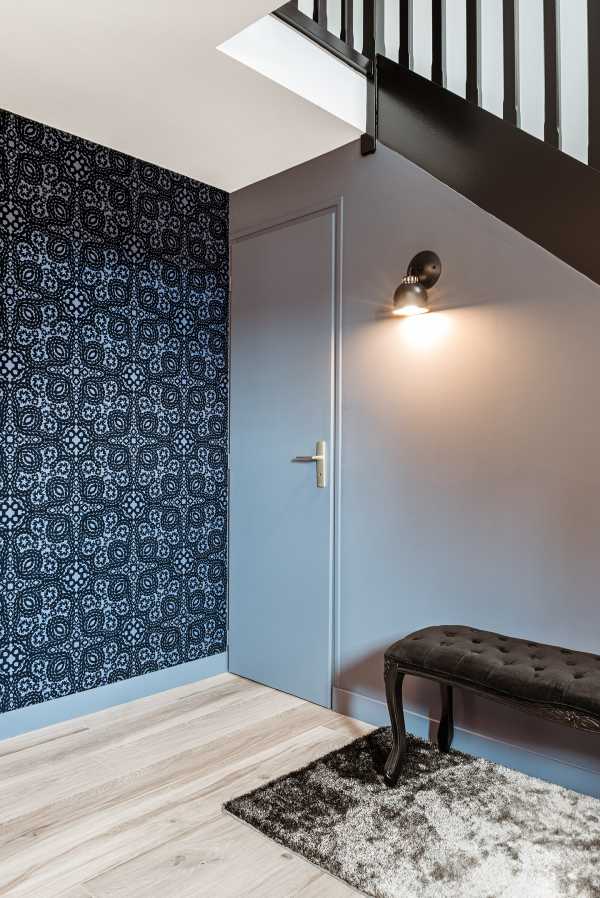 Отделка прихожей обоями фото – варианты дизайна коридора в квартире с нишей, чем отделать, цвет стен и декор, оформление, покраска и ламинат на стене