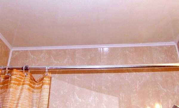 Отделка ванной пвх панелями – Ремонт и отделка ванной комнаты пластиковыми панелями стеновыми, видео, фото красивых панелей ПВХ в ванную комнату, правила установки