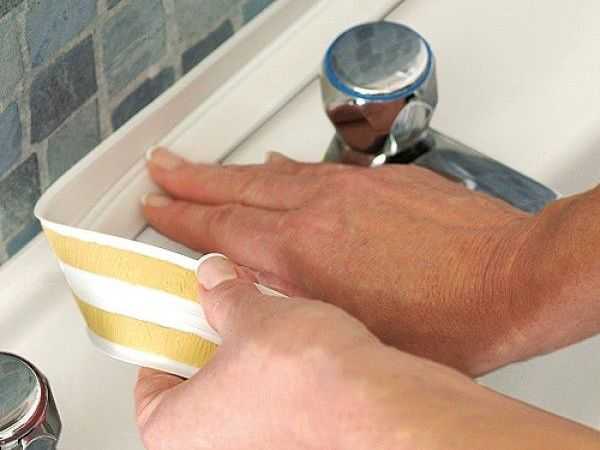 Плинтус для ванной керамический – керамический, пластиковый, акриловый и силиконовый, какой лучше? Советы по укладке керамического плинтуса на ванну с фото примерами