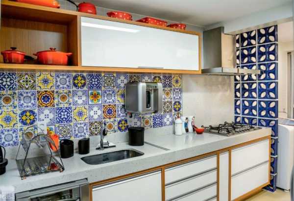 Плитка маленькая для кухни на фартук – дизайн, кафель на стену, имитация, маленькая кухонная, красивая с рисунком, виды, текстура