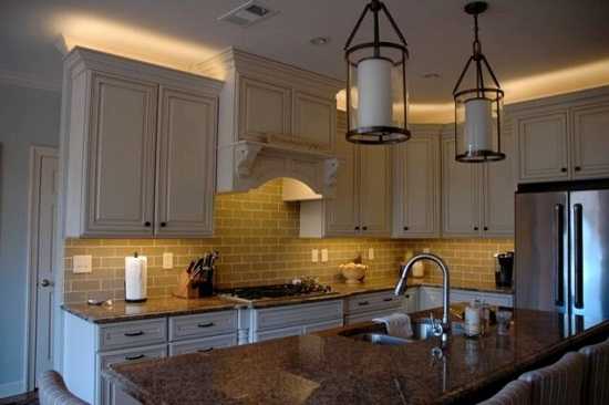 Подсветка на кухню светодиодная – Монтаж светодиодной ленты на кухне своими руками: как установить подсветку, видео-инструкция