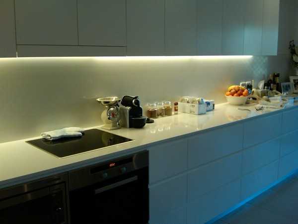 Подсветка светодиодная для кухни своими руками – Светодиодная подсветка кухни – о выборе и монтаже своими руками (ФОТО)