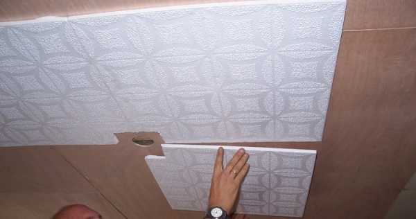 Полистирольная плитка для потолка – Плитка для потолка полистирольная - характеристика и особенности материала, инструкции на фото и видео