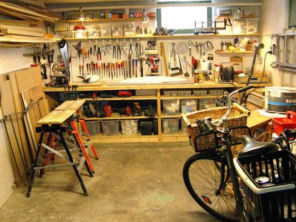 Полочки в гараже своими руками – Полки в гараж своими руками (51 фото): варианты из металла, как сделать стеллаж для инструмента и колес