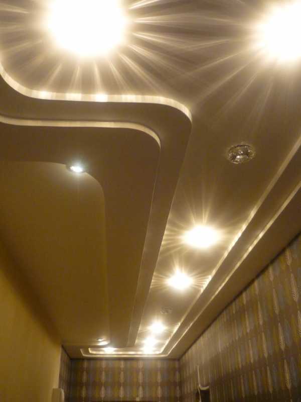 Потолок в коридоре дизайн фото – 24 Колхозных против 18 Стильных