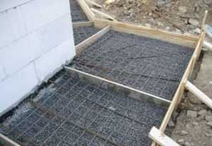 Расход цемента на отмостку – Как делать отмостку вокруг дома из бетона? Какая марка бетона нужна для отмостки? Толщина и уклон отмостки