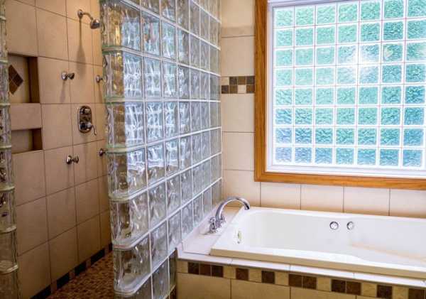 Размеры стеклоблоков – фото декоративных перегородок и стен в интерьере ванной; размеры, дизайн и укладка стеклоблоков своими руками