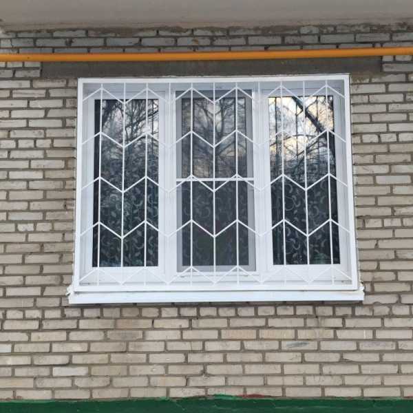 Решетки на окна расстояние между прутьями – Какое расстояние должно быть между прутьями оконной решётки?