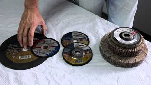 Шлифовальный диск на болгарку по дереву – видео-инструкция по монтажу своими руками, особенности лепестковых изделий для болгарки, цена, фото