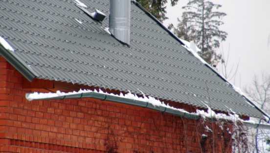 Снегозадержатели на крышу фото – установка своими руками, виды снегоудерживающих систем, особенности для разных типов кровли (из металлочерепицы, профнастила), видео