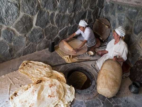 Тандыр своими руками из кирпича – как сделать квадратную печь, как построить кирпичную горизонтальную, установка колосника, фото