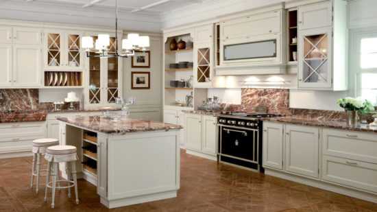 Темные кухни в классическом стиле – Кухни классика - 118 фото в реальных интерьерах