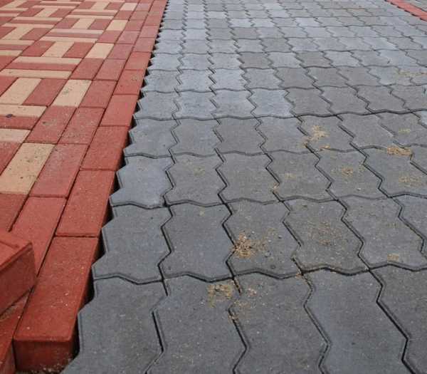 Тротуарная плитка в частном доме фото – Плитка тротуарная (фото); укладка тротуарной плитки и брусчатки своими руками