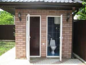 Туалет на даче кирпичный – Кирпичный туалет на даче своими руками чертежи размеры