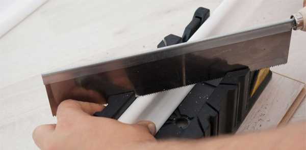 Тусло или стусло – Как правильно резать потолочный плинтус и пользоваться стуслом своими руками: фото и видео-инстукция