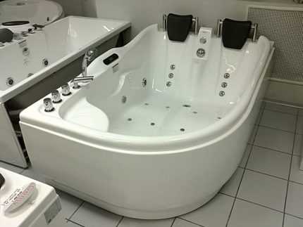 Угловая ванна габариты – Размеры угловых ванн - 20 фото популярных моделей
