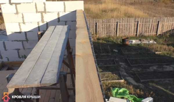 Установка стропил на мауэрлат двухскатной крыши – что такое мурлат в строительстве, крепление, как правильно класть, расчет для двухскатной крыши, установка стропил