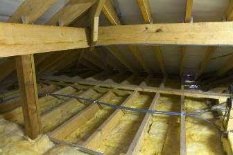 Утепление потолка деревянного дома – Как правильно выполнить утепление потолка деревянного дома снаружи, поэтапное описание различных технологий