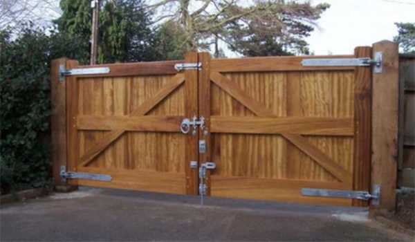 Ворота деревянные распашные фото – пошаговая инструкция. Типы конструкций деревянных ворот. Как сделать ворота из дерева своими руками.Информационный строительный сайт |