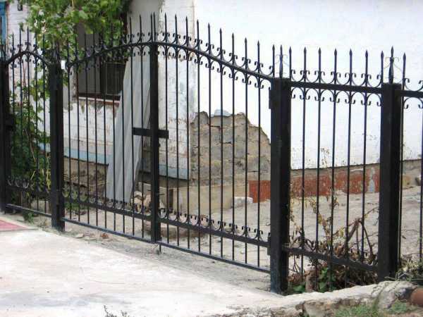 Ворота для дома своими руками – изготовление универсальной конструкции, как сделать из профильной трубы, самодельные рулонные ворота из ПВХ