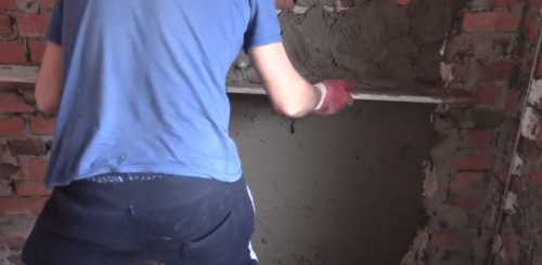Выравнивание стен по маякам штукатуркой своими руками видео – Выравнивание стен своими руками гипсокартоном — штукатуркой — шпаклевкой — по маякам — видео